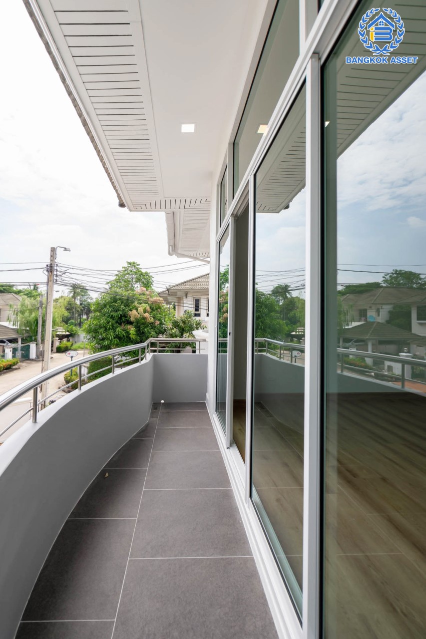 บ้านมือสองตกแต่งใหม่ ม.ศุภาลัย ออร์คิดปาร์ค2 ปิ่นเกล้า-ใกล้ถ.กาญจนาภิเษก หลังมุม ตกแต่งหรูหรา เนื้อที่ 69.8 ตร.ว. ฟังก์ชัน 4 ห้องนอน 4 ห้องน้ำ 1 ห้องแม่บ้าน จอดรถได้ 2 คัน บนทำเลเดินทางสะดวก เชื่อมต่อหลายเส้นทาง และเดอะมอลล์บางแค ทางด่วน "กาญจนาภิเษก" และรถไฟฟ้า "สถานีภาษีเจริญ"